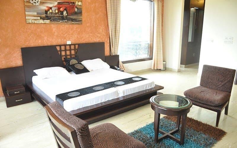 Zafferano Suryadev Motel, New Delhi 3